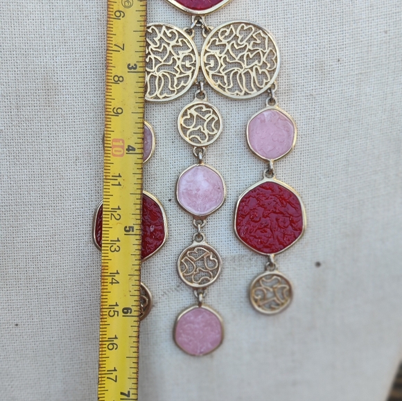 Vintage Pink And Red Molded Plastic Necklace - Picture 6 of 11